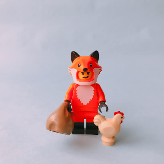 レゴミニフィグシリーズ19　Fox Costume Girl（キツネの着ぐるみを着た女の子） 