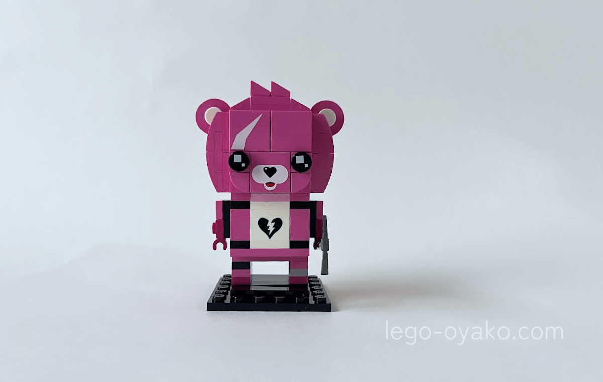 レゴでピンクのクマちゃん(ブリックヘッズ)を組み立てた様子