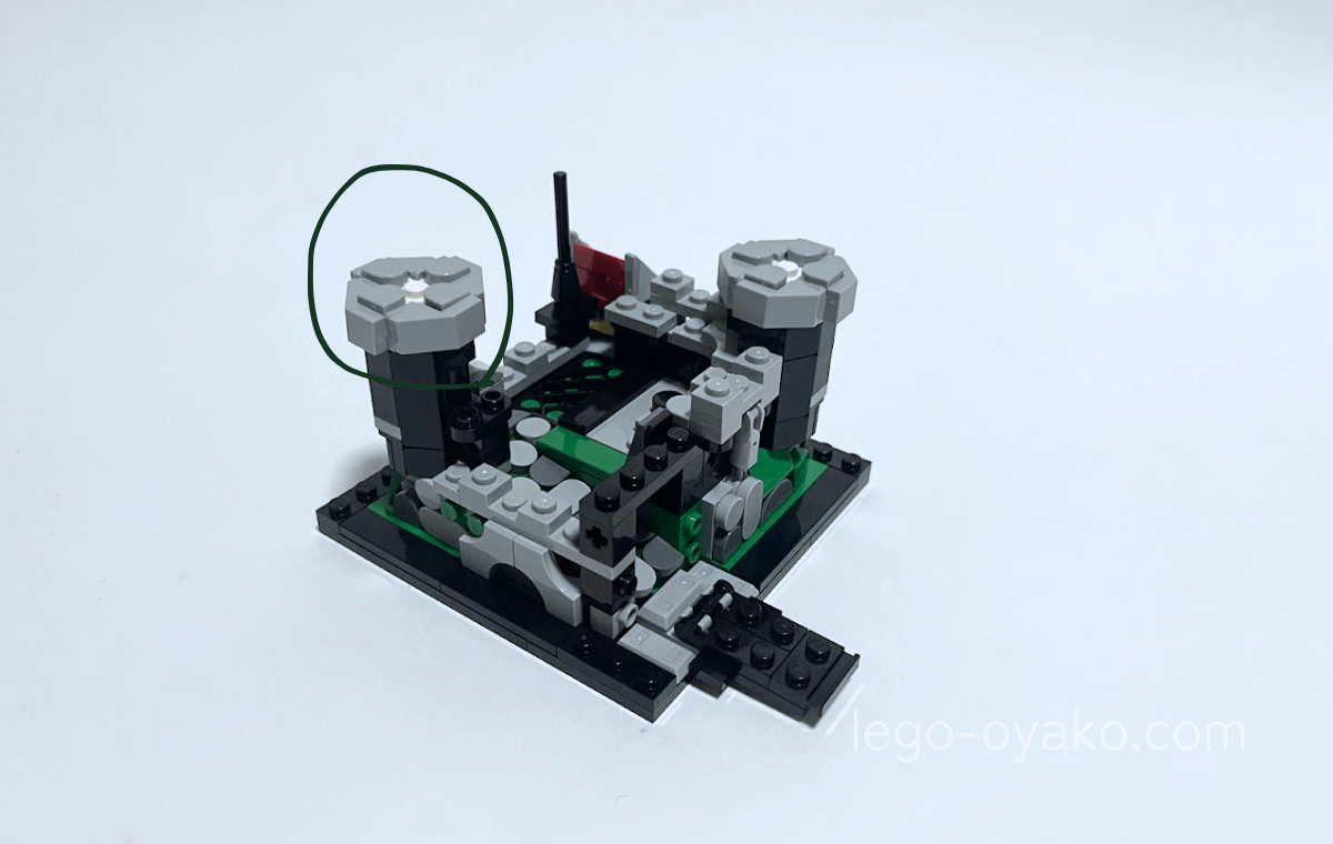 騎士の城＜ミニセット＞（40775）を組み立てている途中の写真