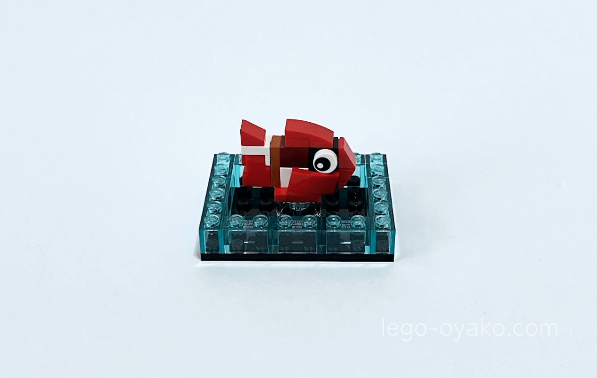 「水槽フィルターとさかなのエサ（5009823）」を少し組み立てたところあ