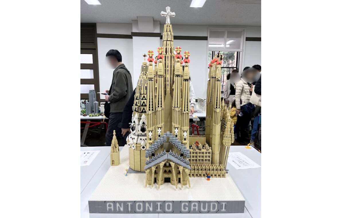 第76回東大駒場祭・レゴ部の展示(サグラダファミリア)